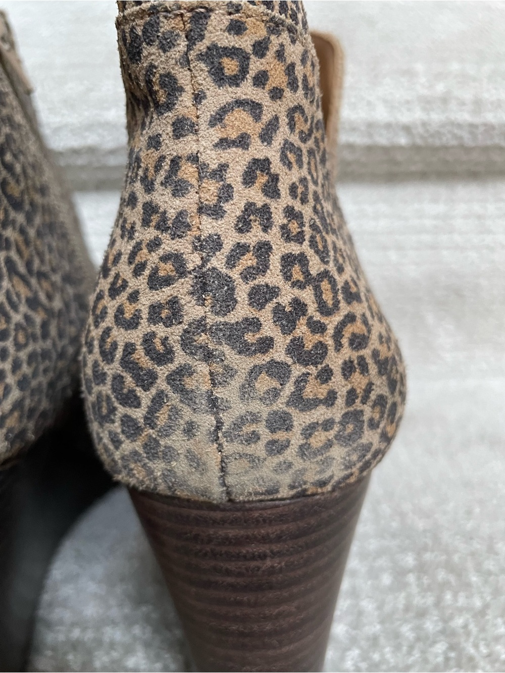Lucky Brand Yabba Leopard Print Leather Stacked Wooden Heel Booties Size 11M - Picture 14 of 14
